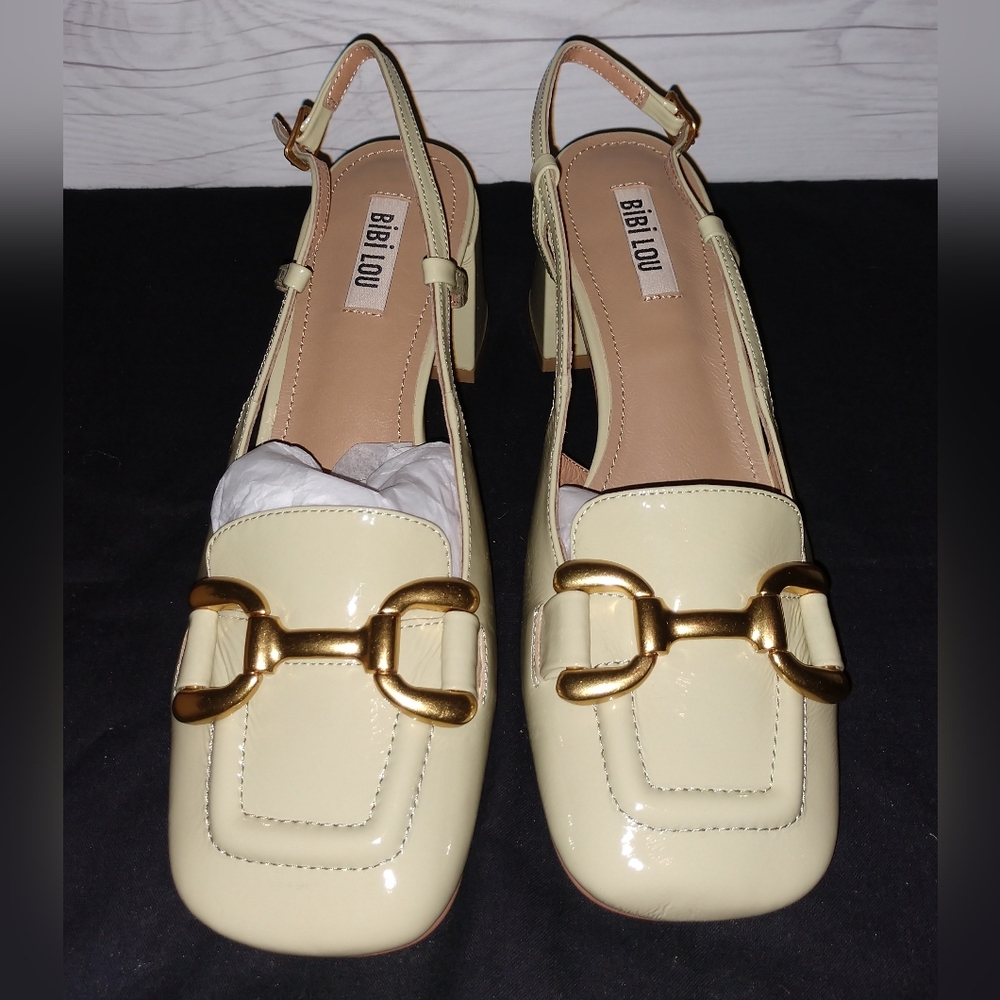 Women's shoes
